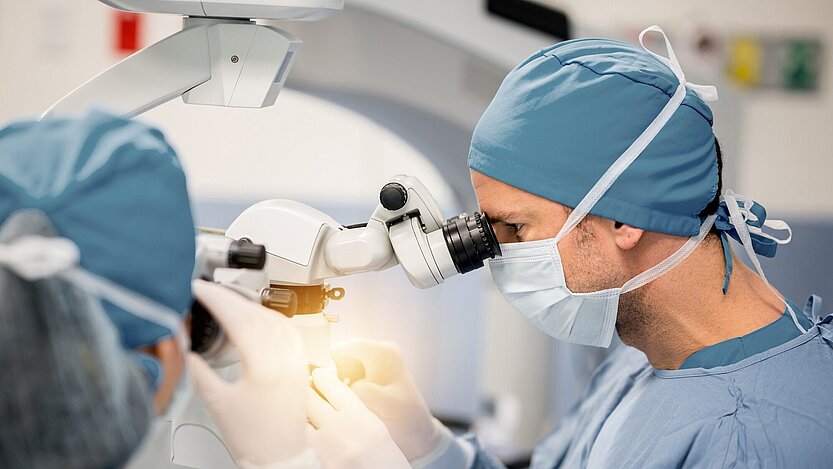 Kendrion surgical robotic with two medical colloborater 