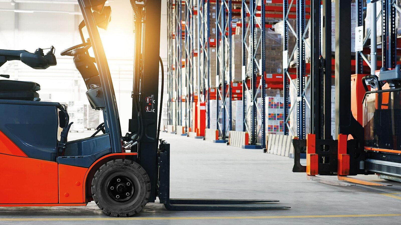 Counterbalance Telehandler Safe operation of electric counterbalance forklifts
