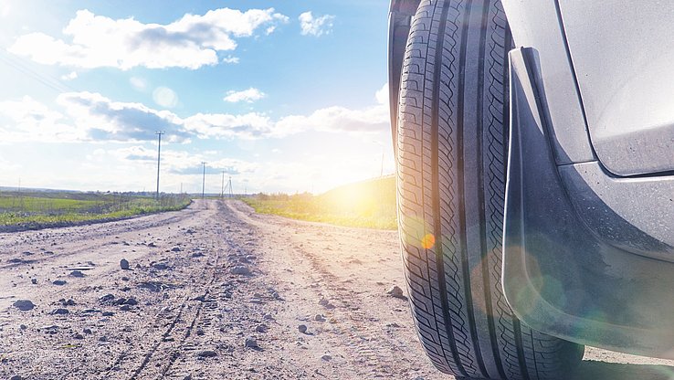 actuators_for_active_damping_car_off-road Car is driving off road and shows active damping. AdobeStock_249843272.jpg